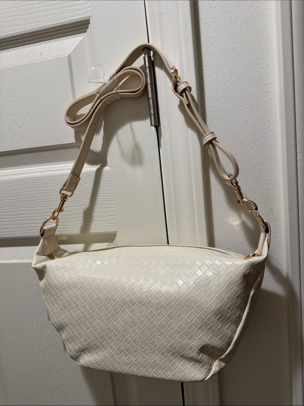 Universal Thread Cream Woven Crossbody Bag with Adjustable Strap
